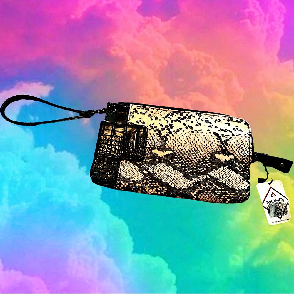 🆕Mundi Women’s Tan/Black Snakeskin-print zip-up Wristlet Wallet Purse❤️MSRP:$38
